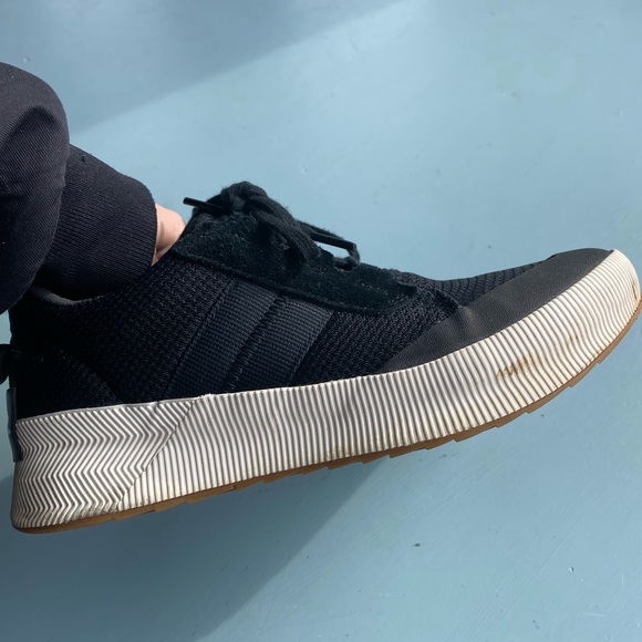 Sorel black casual tennis shoes - Picture 7 of 9